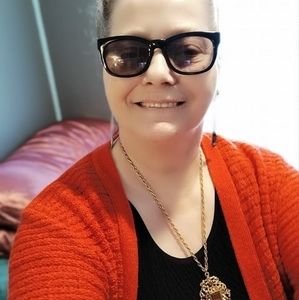 Meet your Posher, Tina